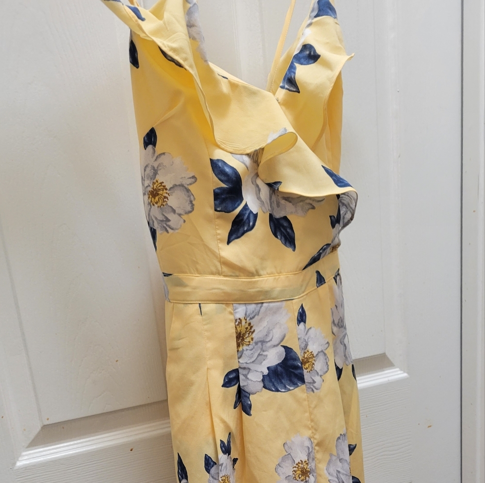 Yellow 🌻 flower strappy jumpsuit